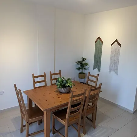 Marlen's Place Near Airport Διαμέρισμα *