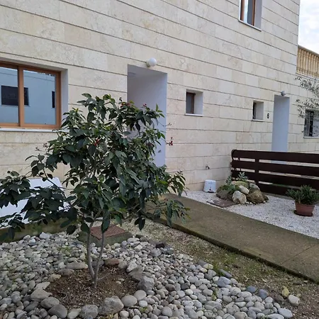 Marlen's Place Near Airport Appartamento Paphos