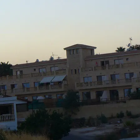 Marlen's Place Near Airport Appartamento *